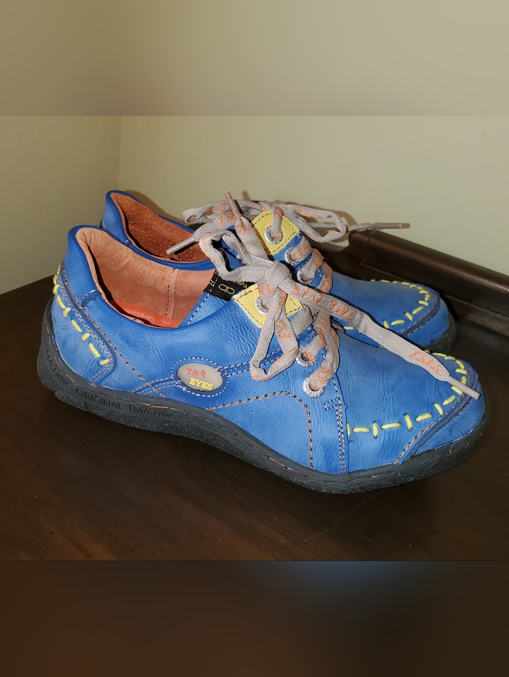 TMA Eyes Blue Lace Up Shoes Sz 39 8.5 - Picture 4 of 5